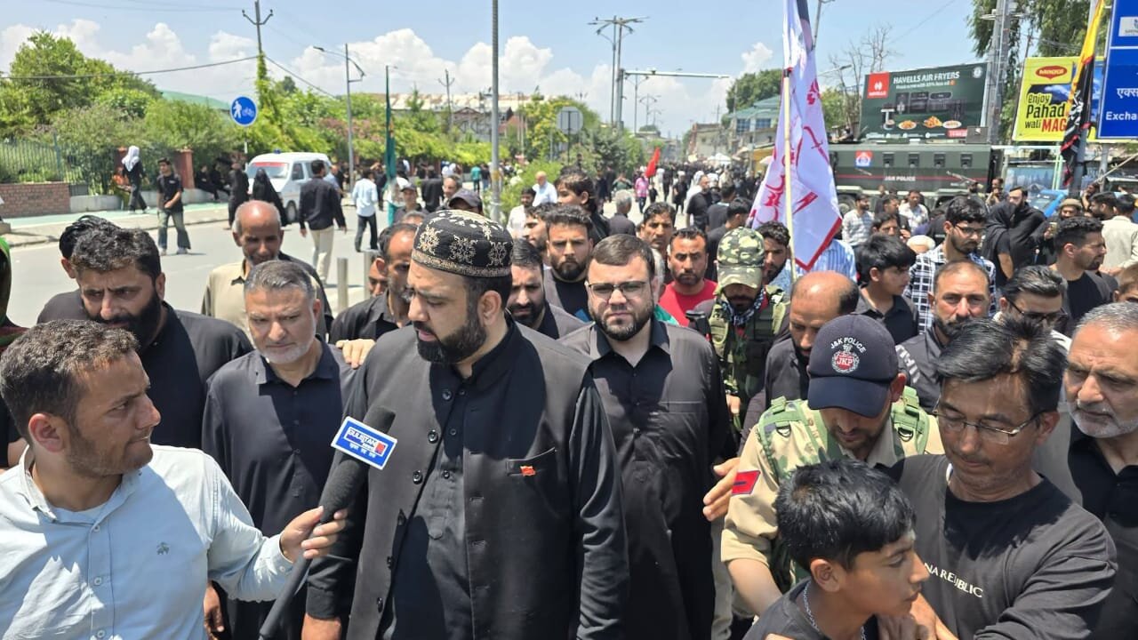 وادی جموں وکشمیر میں انجمنِ شرعی شیعیان کے تحت جلوس ہائے عزاء کا سلسلہ جاری
