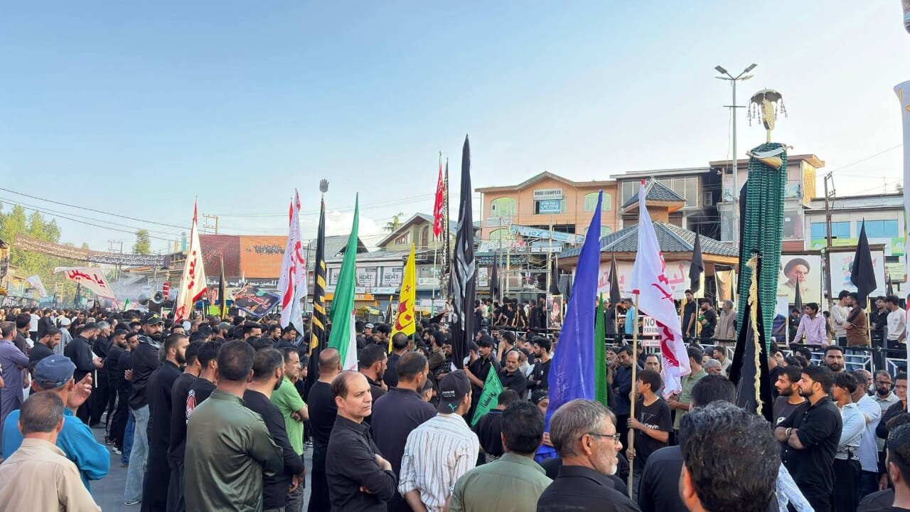 وادی جموں وکشمیر میں انجمنِ شرعی شیعیان کے تحت جلوس ہائے عزاء کا سلسلہ جاری