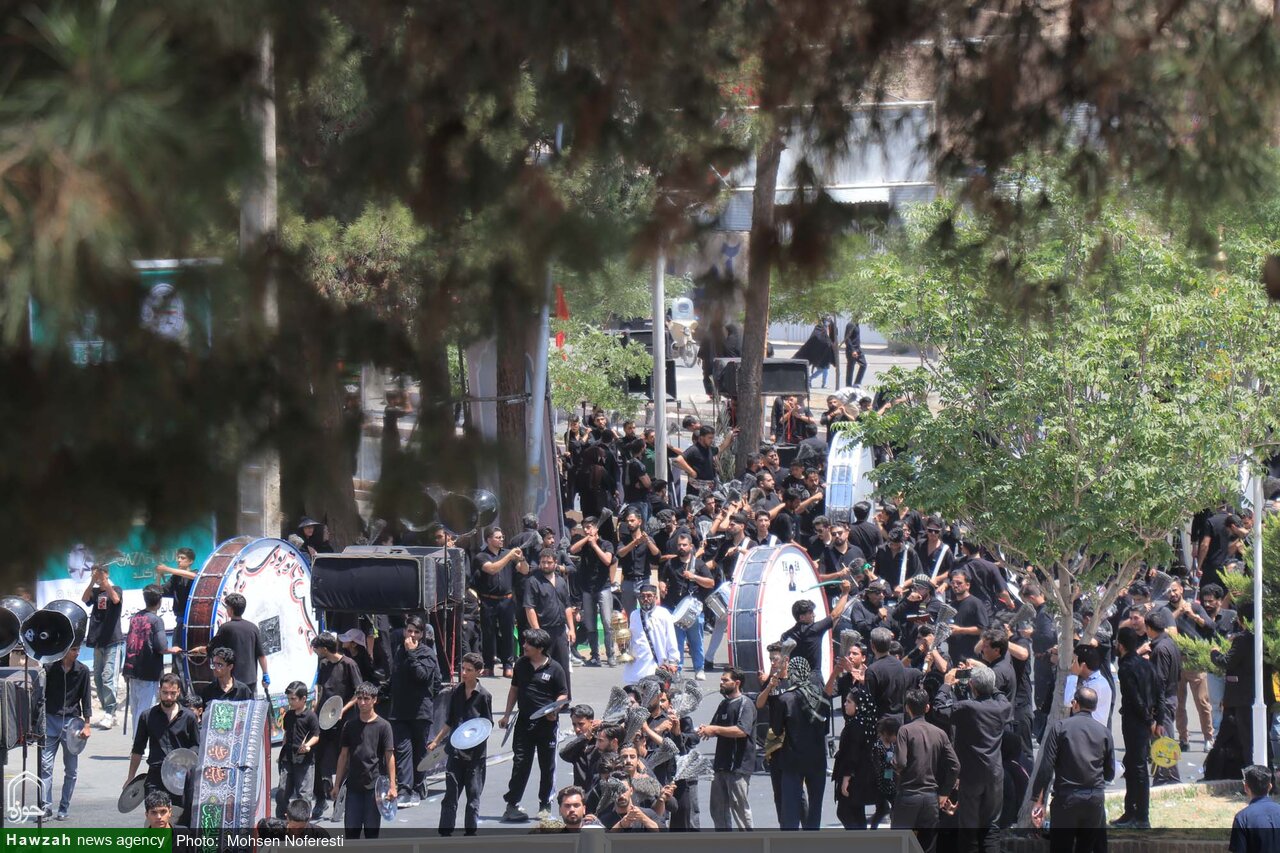 تصاویر/ مراسم عزاداری روز عاشورا در بیرجند