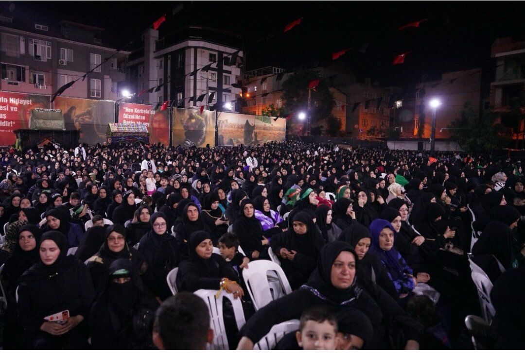 وفاداری حضرت عباس(ع) و مرزبندی با جبهه یزیدی؛ محور سخنرانیهای شب تاسوعا در زینبیه استانبول