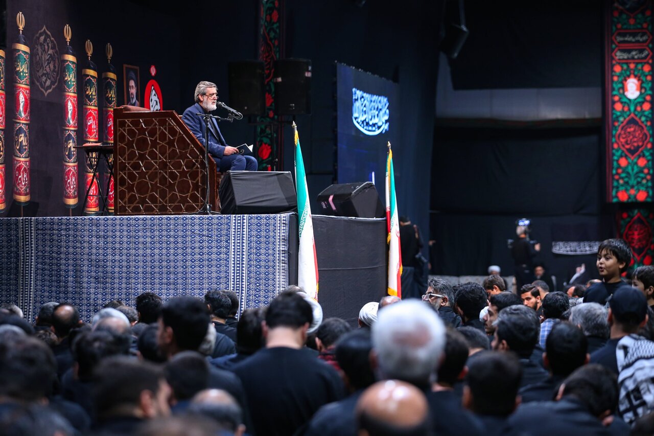 مجلس عزاء ليلة السبايا بجوار الروضة الملكوتية للقائد الشهيدِ + صور
