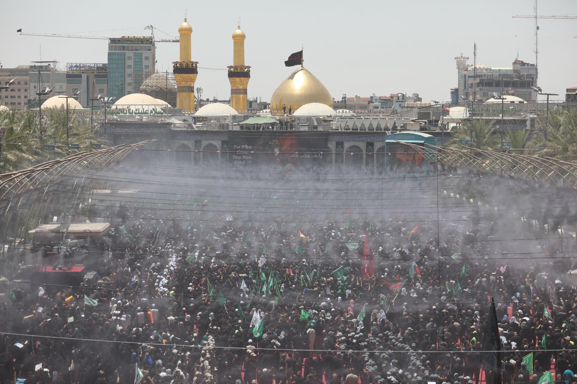 تقرير مصور | ملايين المعزّين يشاركون في "ركضة طويريج" في كربلاء