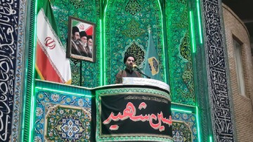ریشه و منشأ اصلی انقلاب اسلامی، عشق و قیام سیدالشهدا (ع) است