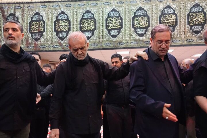 تصاویر/ حضور رئیس‌جمهور در مراسم شام غریبان حضرت اباعبدالله الحسین (ع) در ارومیه
