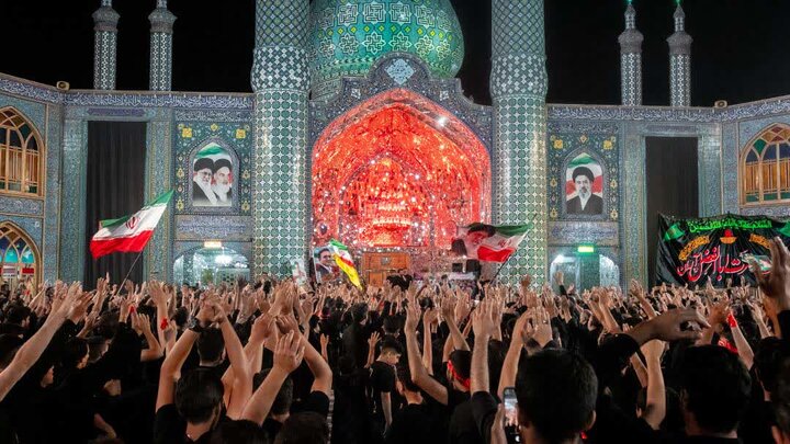 تصاویر/ مراسم عزاداری شامگاه عاشورای حسینی بزرگترین و پر جمعیت ترین هیئات مذهبی آران و بیدگل  در نجف ایران