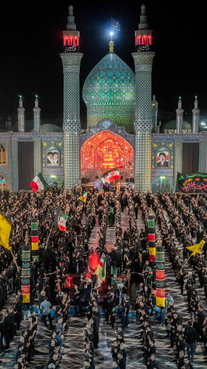تصاویر/ مراسم عزاداری شامگاه عاشورای حسینی بزرگترین و پر جمعیت ترین هیئات مذهبی آران و بیدگل  در نجف ایران