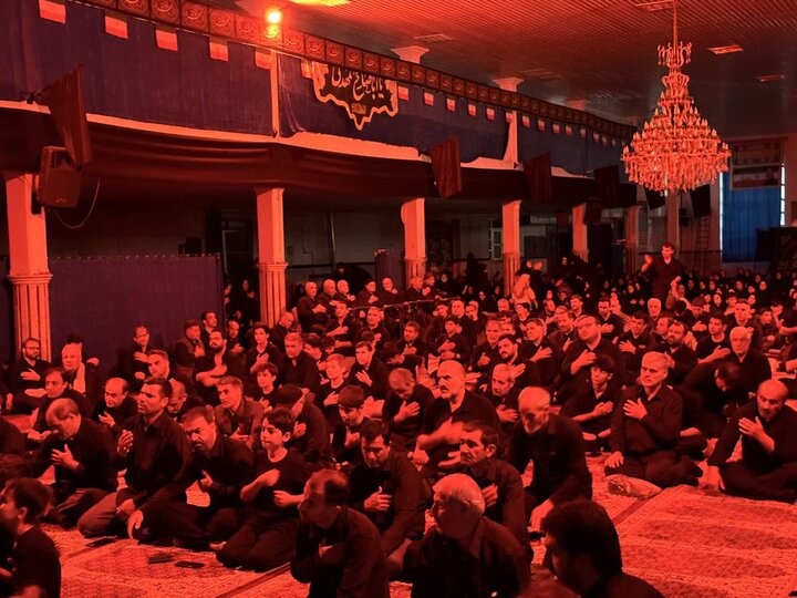 تصاویر/ مراسم شام غریبان امام حسین (ع) در شاهین دژ