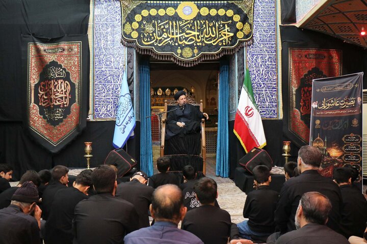تصاویر | شور عاشورا در قلب نوجوانان؛ مراسم عزاداری در بقعه متبرکه ابن بابویه قمی (ره)