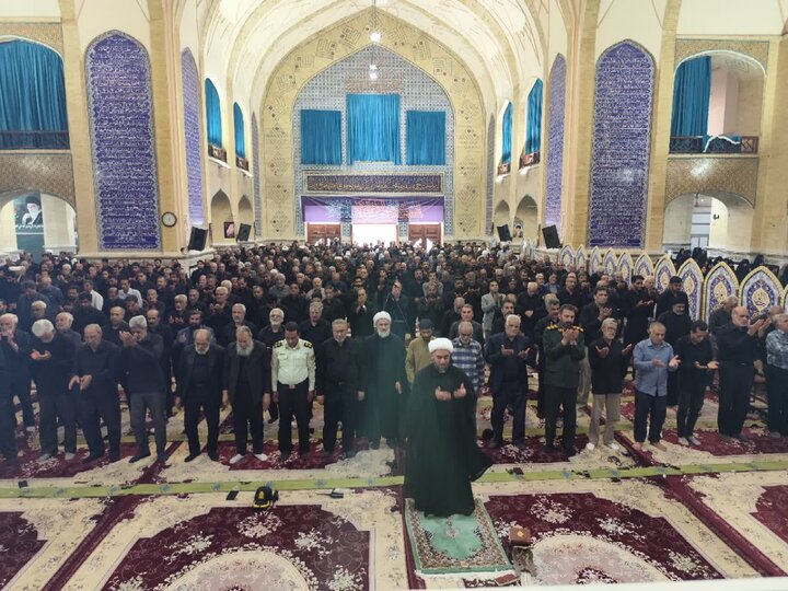 تصاویر/ اقامه نمازجمعه شهر بم