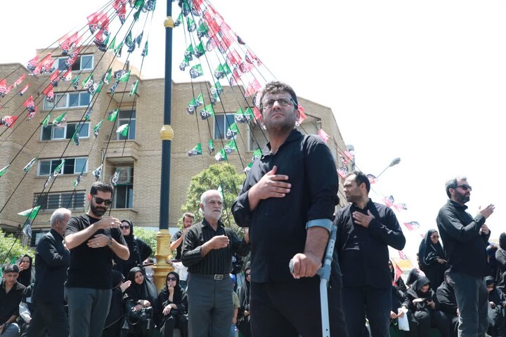 تصاویر/ مراسم عزاداری یازدهمین روز محرم در دامغان با حضور عاشقان حضرت اباعبدالله الحسین(ع)