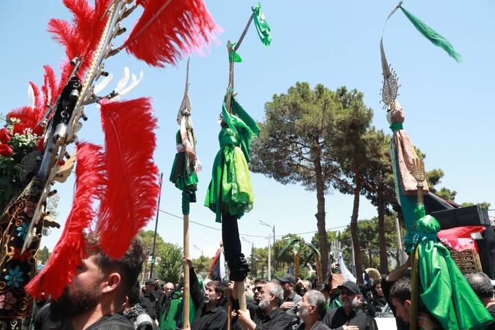 تصاویر/ مراسم عزاداری یازدهمین روز محرم در دامغان با حضور عاشقان حضرت اباعبدالله الحسین(ع)