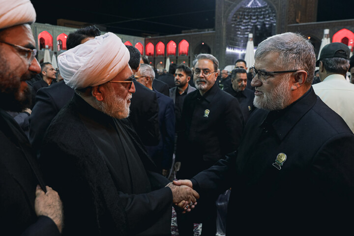 تصاویر/ مراسم شام غریبان امام حسین (علیه‌السلام) در حرم مطهر رضوی