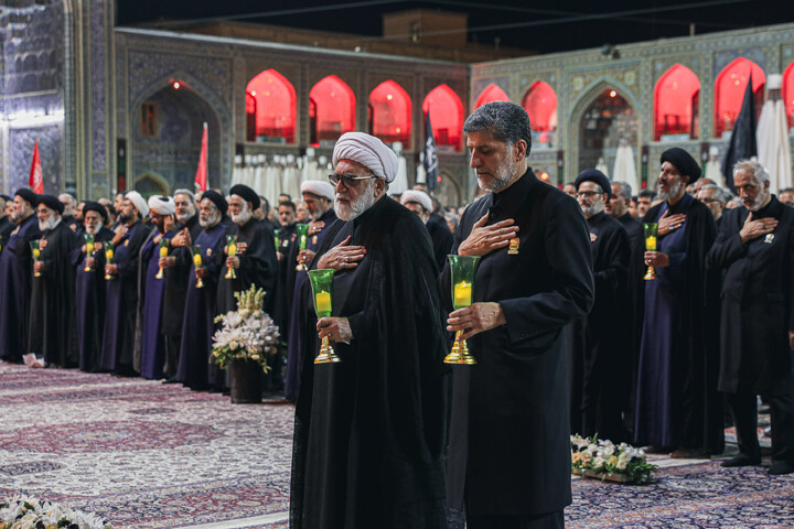 تصاویر/ مراسم شام غریبان امام حسین (علیه‌السلام) در حرم مطهر رضوی
