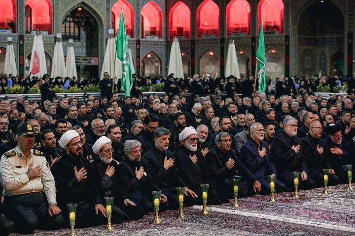 تصاویر/ مراسم شام غریبان امام حسین (علیه‌السلام) در حرم مطهر رضوی