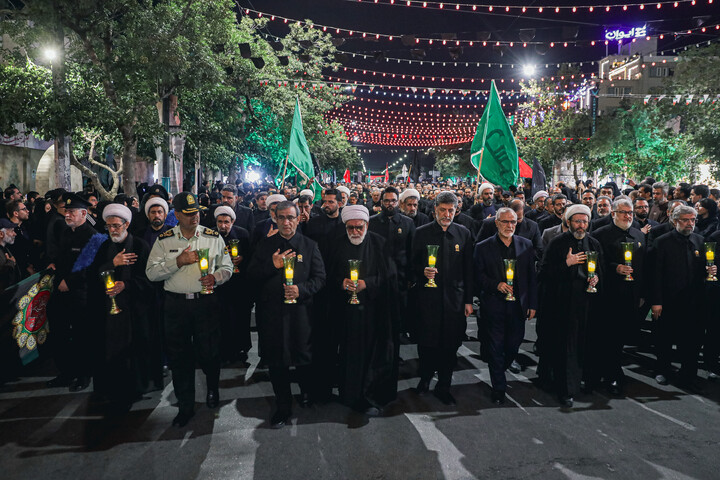 تصاویر/ مراسم شام غریبان امام حسین (علیه‌السلام) در حرم مطهر رضوی