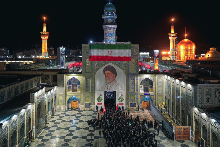 تصاویر/ مراسم شام غریبان امام حسین (علیه‌السلام) در حرم مطهر رضوی