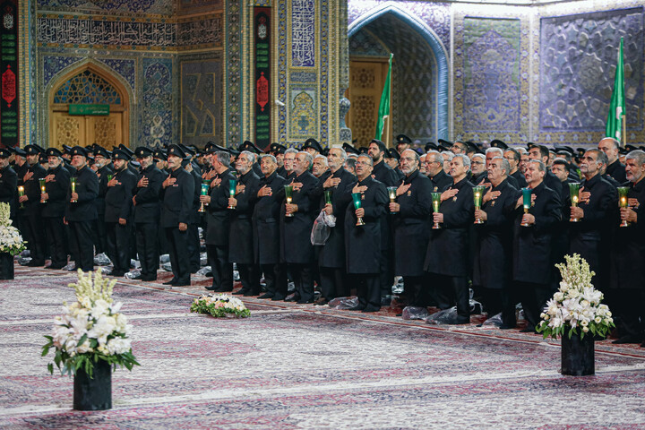 تصاویر/ مراسم شام غریبان امام حسین (علیه‌السلام) در حرم مطهر رضوی