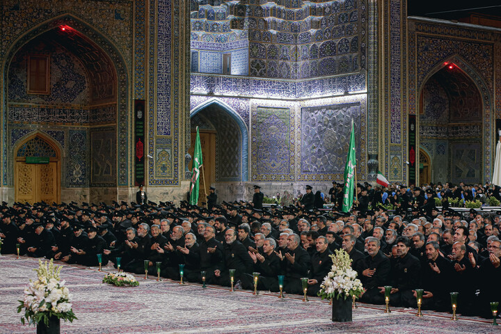 تصاویر/ مراسم شام غریبان امام حسین (علیه‌السلام) در حرم مطهر رضوی