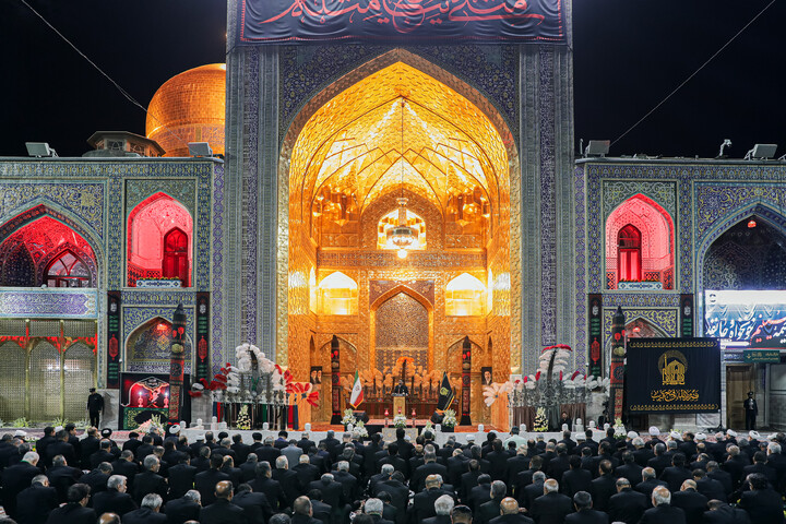 تصاویر/ مراسم شام غریبان امام حسین (علیه‌السلام) در حرم مطهر رضوی