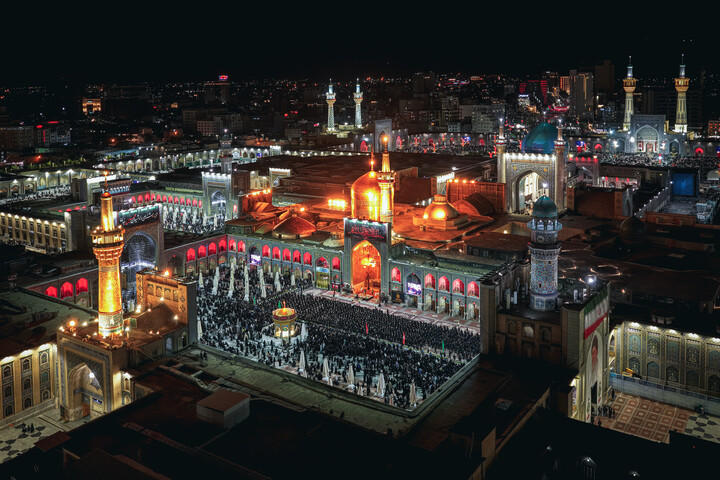 تصاویر/ مراسم شام غریبان امام حسین (علیه‌السلام) در حرم مطهر رضوی