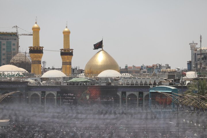 ملايين المعزّين يشاركون في "ركضة طويريج" في كربلاء