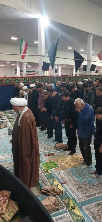 تصاویر/ نمازعبادی سیاسی جمعه آران وبیدگل