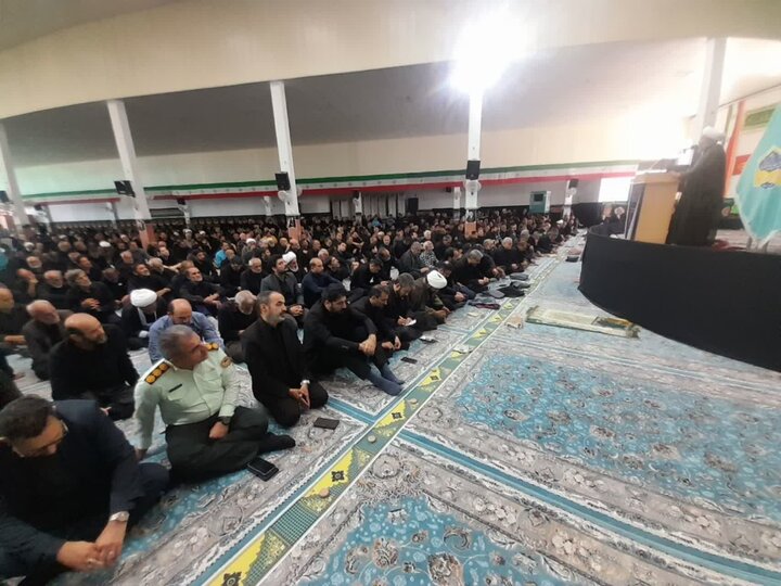 تصاویر/ نمازعبادی سیاسی جمعه آران وبیدگل
