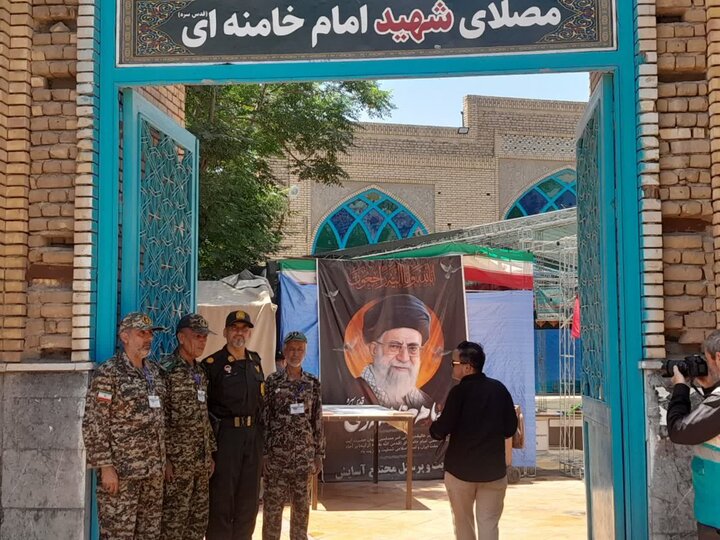 تصاویر/ نمازعبادی سیاسی جمعه آران وبیدگل