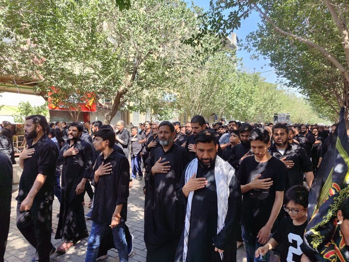 تصاویر/ راهپیمایی باشکوه عاشوراییِ علما و طلاب هندی در شهر مقدس قم