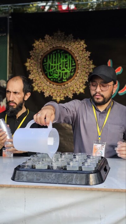 تصاویر/ برپایی ایستگاه صلواتی به مناسبت روز عاشورا از سوی علما و طلاب کارگیل هند در قم مقدس