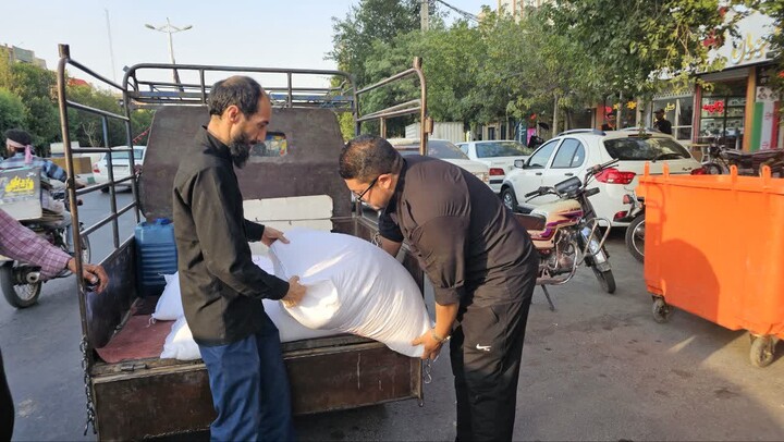 تصاویر/ برپایی ایستگاه صلواتی به مناسبت روز عاشورا از سوی علما و طلاب کارگیل هند در قم مقدس