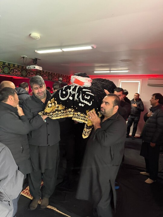 تصاویر/ برگزاری مراسم باشکوه محرم حسینی و راهپیمایی عاشورا در مرکز امام حسن(ع) کانبرا استرالیا
