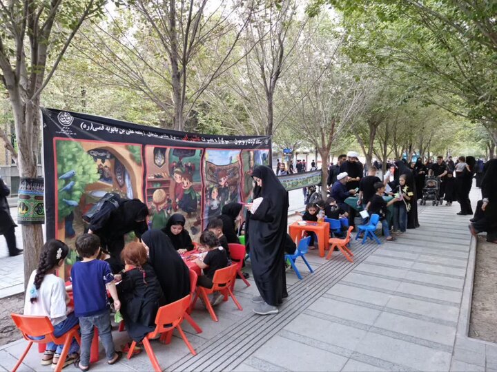 تصاویر / برپایی «خیمه معرفت سوگواره بصیرت عاشورایی» در قم؛ سفری به دنیای احکام و شناخت شهدای راه حق