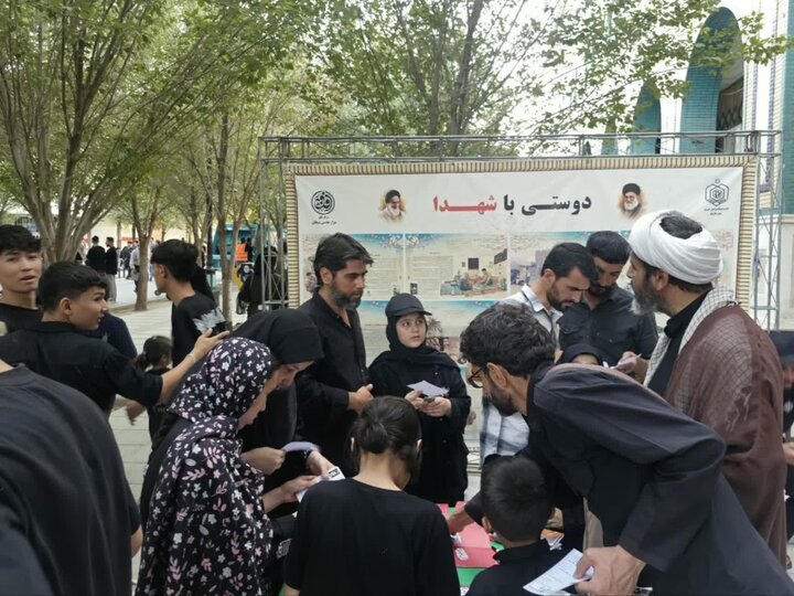 تصاویر / برپایی «خیمه معرفت سوگواره بصیرت عاشورایی» در قم؛ سفری به دنیای احکام و شناخت شهدای راه حق