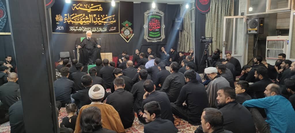 حوزہ نیوز کی خصوصی رپورٹ: قم میں برصغیر کے علماء و طلاب کے تحت مختلف مقامات پر عظیم الشان عشرۂ محرم الحرام