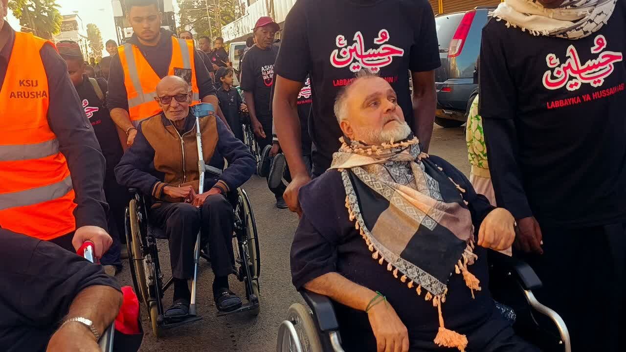 Matembezi ya Amani ya Kumuenzi Imam Hussein (as) Yafanyika Jijini Arusha + Picha