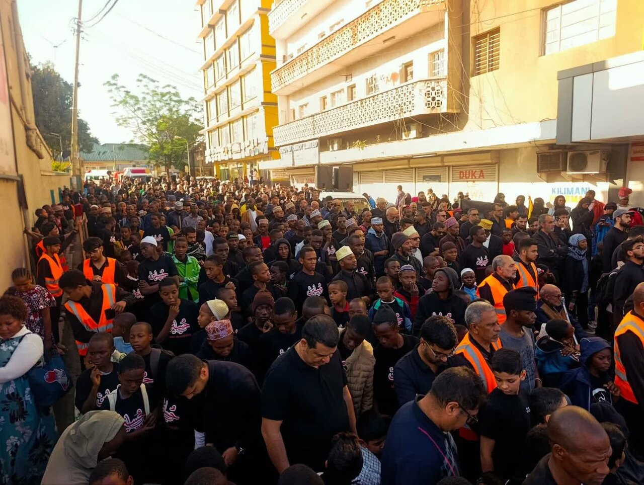 Matembezi ya Amani ya Kumuenzi Imam Hussein (as) Yafanyika Jijini Arusha + Picha