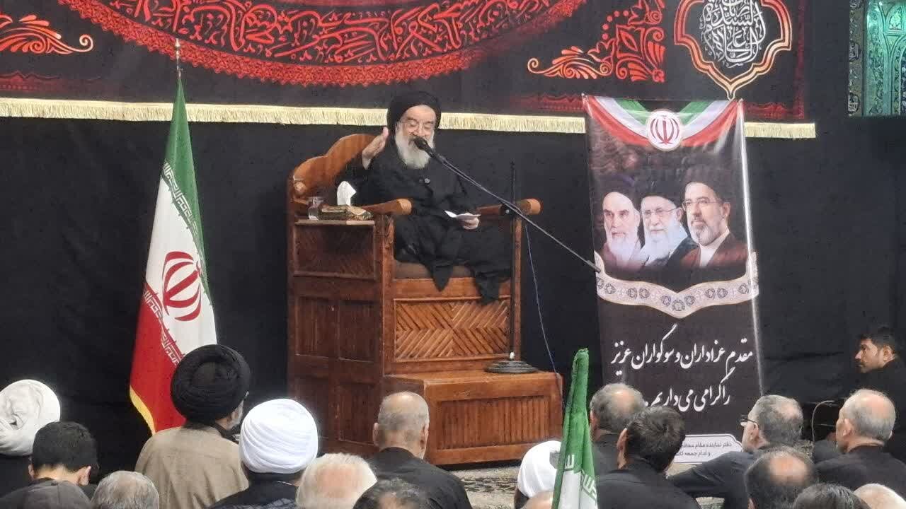 رهبر انقلاب بر مواضع ایران در مذاکرات، نظارت دقیق دارند
