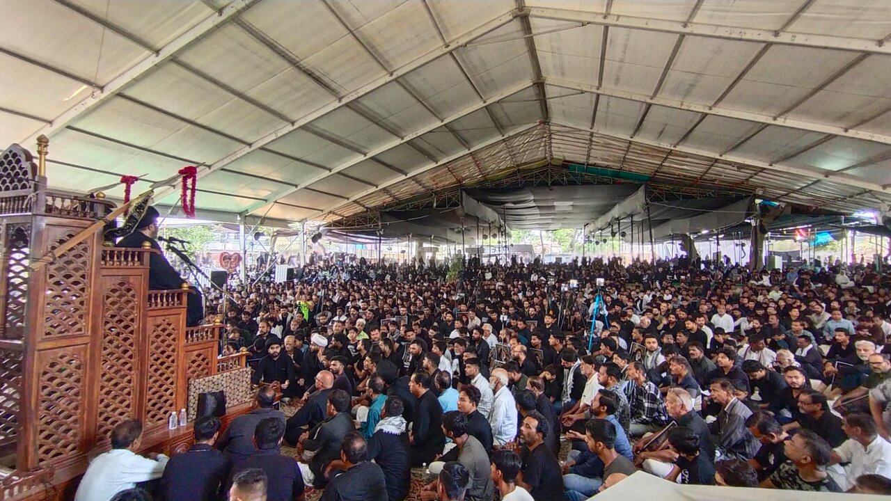 खुदा-मुख़ालिफ उसूलो से ही खुदा का वुजूद साबित होता है: मौलाना कल्बे जवाद नक़वी