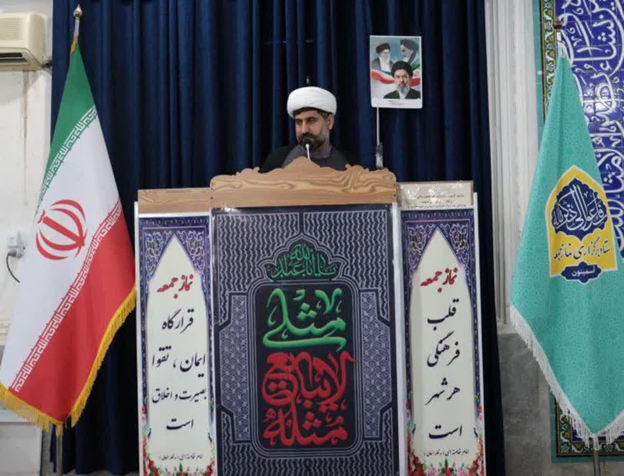 جامعه عاشورایی، نه ظلم می‌کند و نه زیر بار ظلم می‌رود