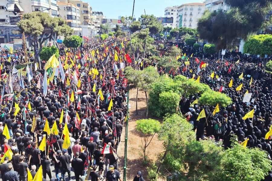 Des dizaines de milliers de fidèles commémorent l’Achoura aux côtés du mausolée du martyr Sayyed Hassan Nasrallah
