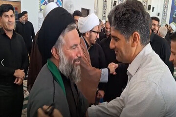 فیلم| خداحافظی گرم مردم سرپل‌ذهاب با حجت الاسلام سید محمد علی ساداتی امام‌ جمعه سابق