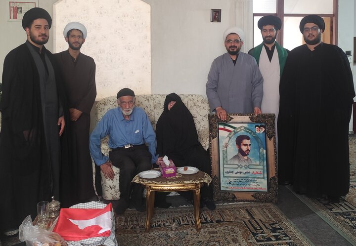 گزارش تصویری/ فعالیت معاونت تبلیغ مدرسه علمیه حقانی در دهه اول محرم در شهر ورامین
