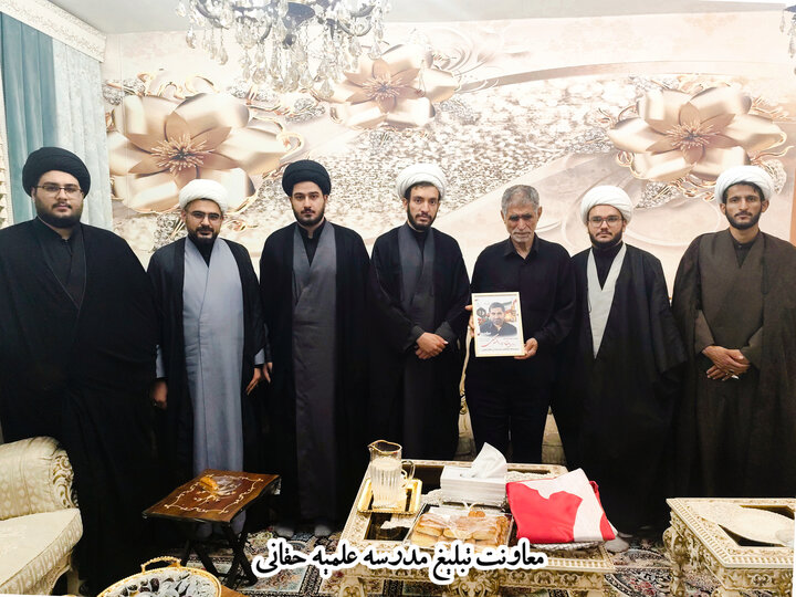 گزارش تصویری/ فعالیت معاونت تبلیغ مدرسه علمیه حقانی در دهه اول محرم در شهر ورامین