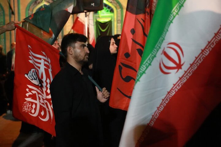 تصاویر/ اجتماعات مردمی «شب‌های اقتدار حسینی» مردم با بصیرت شهر سمنان در جوار حرم حضرت یحیی بن موسی(ع)