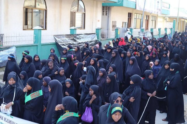 Waumini wa Tanga Wamiminika Barabarani Siku ya Ashura; Imam Hussein (as) Aenziwa kwa Kishindo