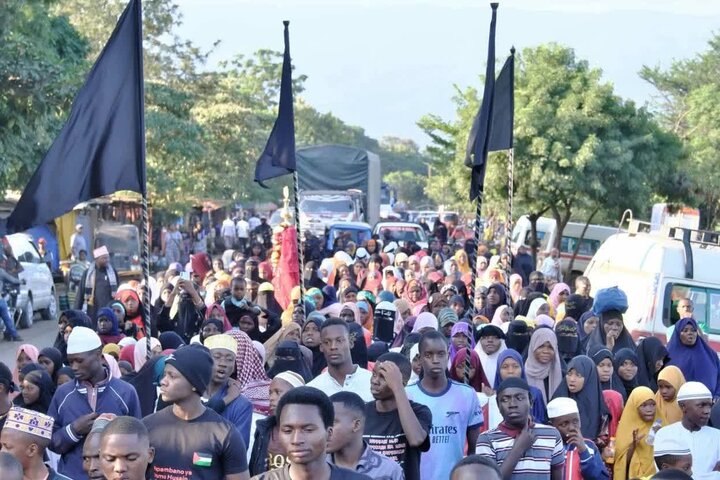 Matembezi Mukubwa ya Ashura Yafanyika Jijini Moshi; Mapenzi ya Imam Hussein Yadhihirika kwa Waumini + Picha
