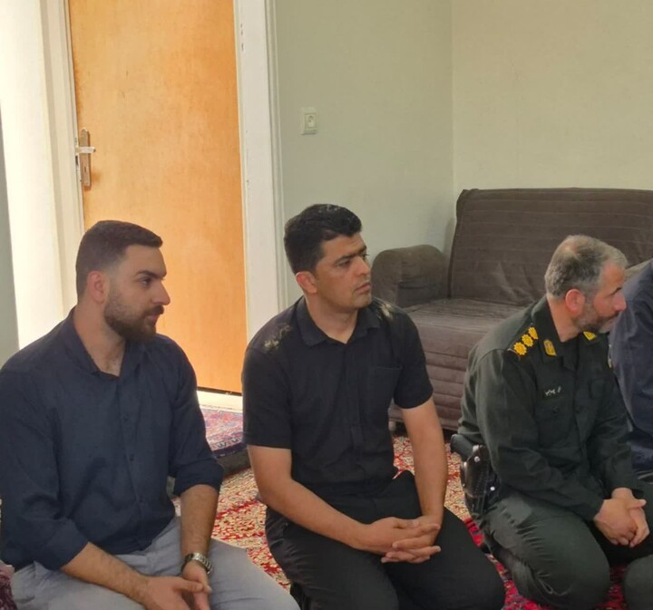 تصاویر/دیدار جمعی از مسئولان شهرستان بهار با خانواده شهید صفادوست و آزاده کریم روحی