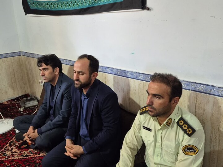تصاویر/دیدار جمعی از مسئولان شهرستان بهار با خانواده شهید صفادوست و آزاده کریم روحی