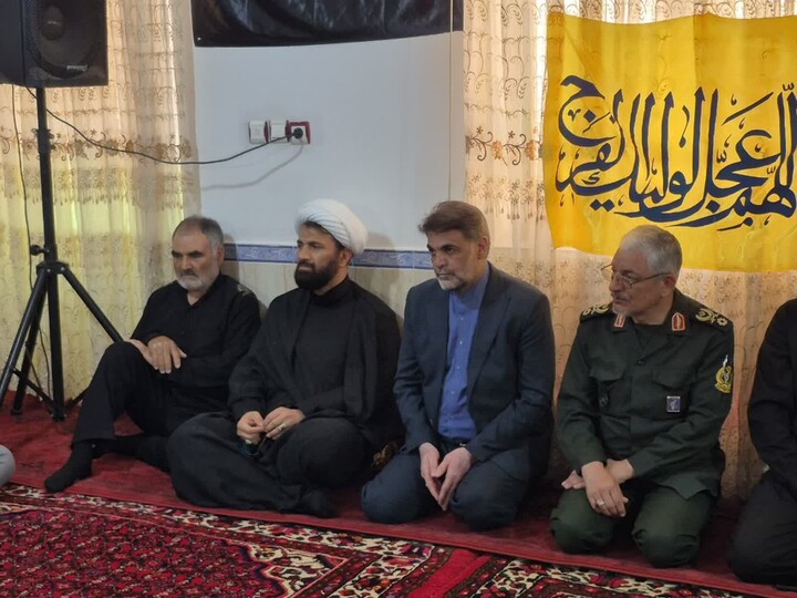 تصاویر/دیدار جمعی از مسئولان شهرستان بهار با خانواده شهید صفادوست و آزاده کریم روحی